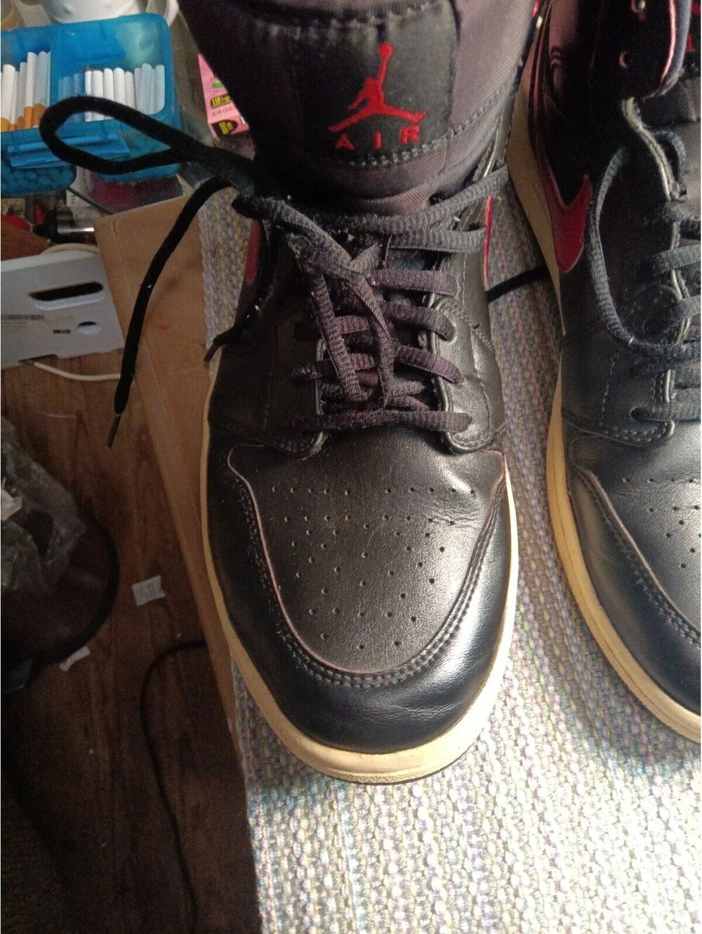 Jordan Air Jordan 1 Retro Mid Black Team Red 554724-009 Men's Sneaker Size 10.5